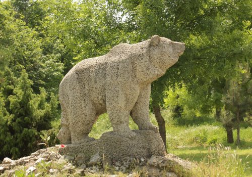 bear sculpture